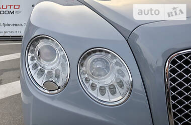 Седан Bentley Flying Spur 2013 в Киеве