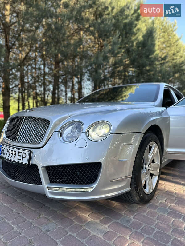 Седан Bentley Flying Spur 2008 в Львові
