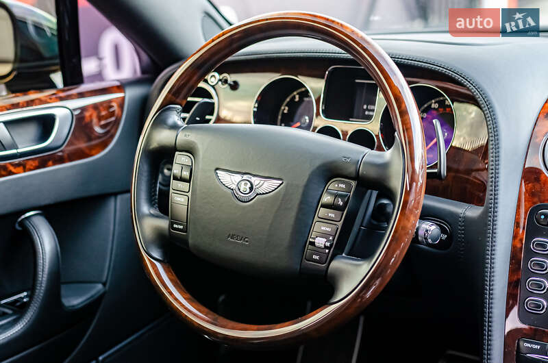 Седан Bentley Flying Spur 2007 в Киеве