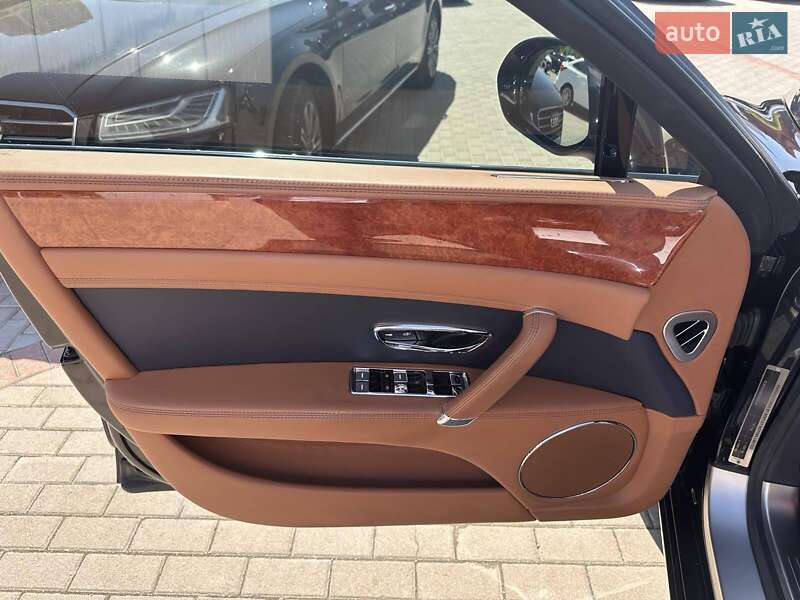 Лімузин Bentley Flying Spur 2014 в Києві