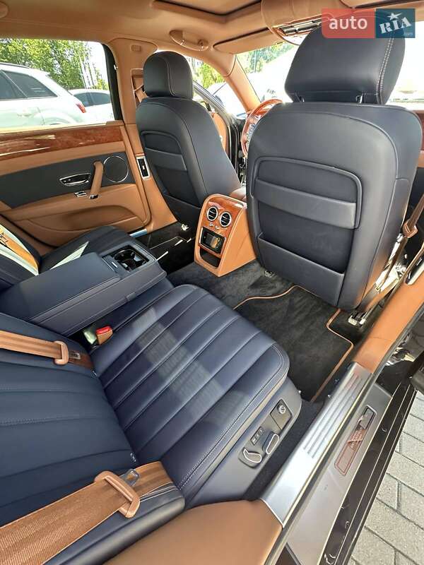 Лімузин Bentley Flying Spur 2014 в Києві