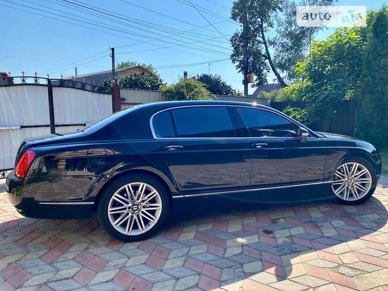 Седан Bentley Flying Spur 2007 в Львове