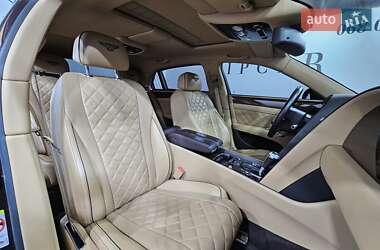Седан Bentley Flying Spur 2017 в 
