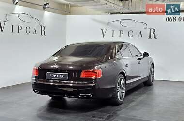 Седан Bentley Flying Spur 2017 в 