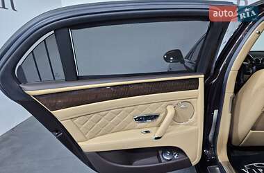 Седан Bentley Flying Spur 2017 в 