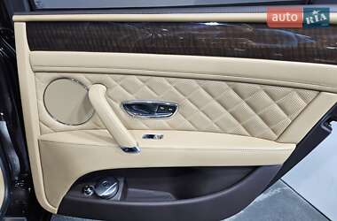 Седан Bentley Flying Spur 2017 в 
