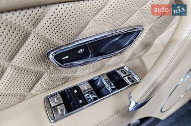 Седан Bentley Flying Spur 2017 в 