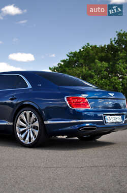 Седан Bentley Flying Spur 2020 в 