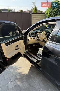Седан Bentley Flying Spur 2013 в 