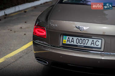 Седан Bentley Flying Spur 2013 в 