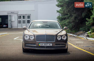 Седан Bentley Flying Spur 2013 в 
