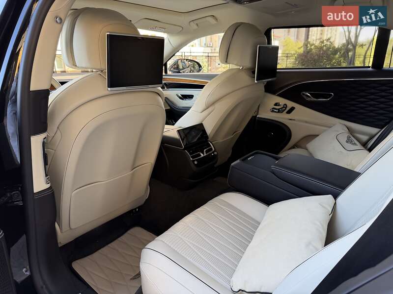 Седан Bentley Flying Spur 2020 в Киеве