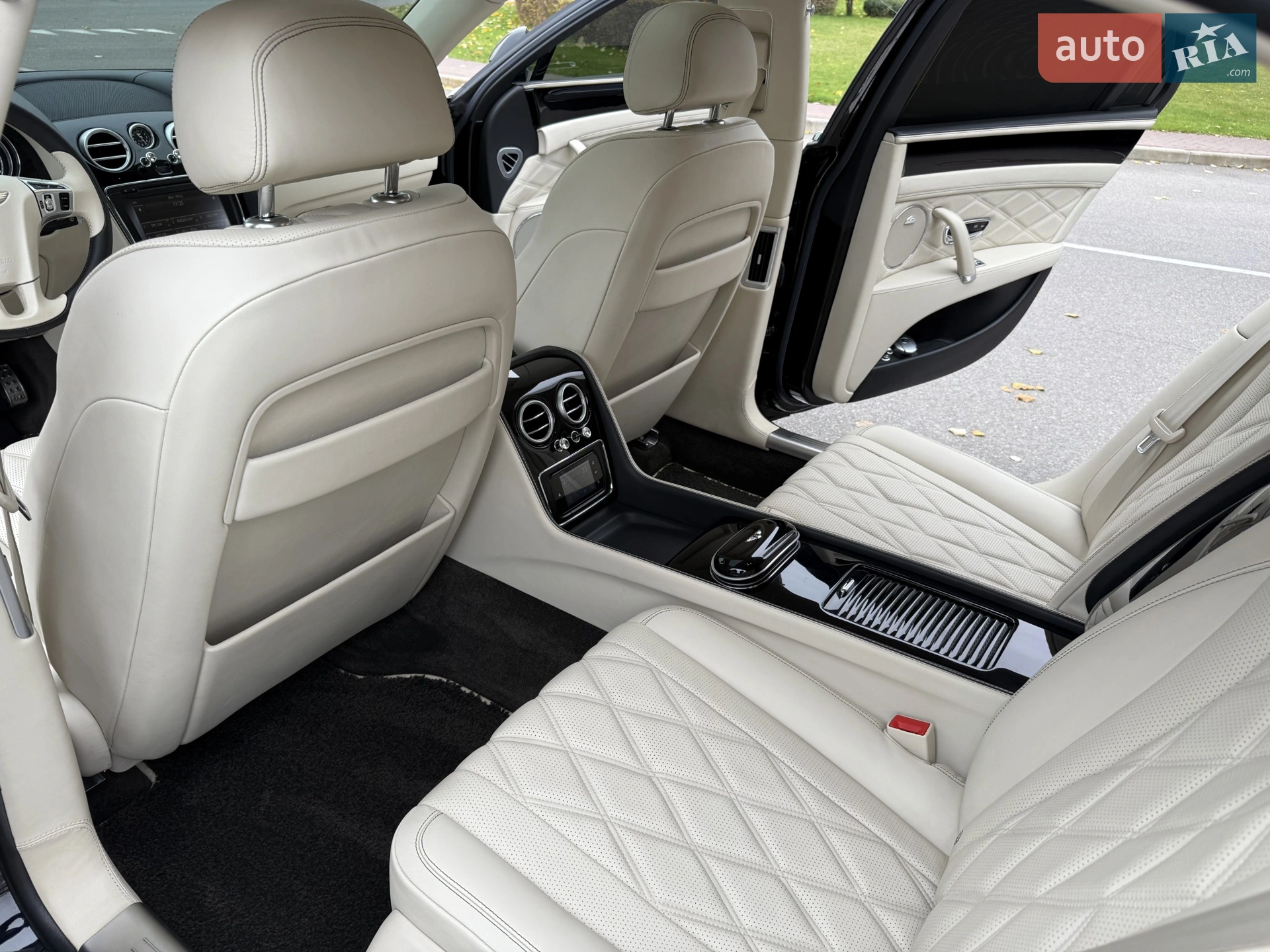 2013 Bentley Flying Spur - мініатюра 68