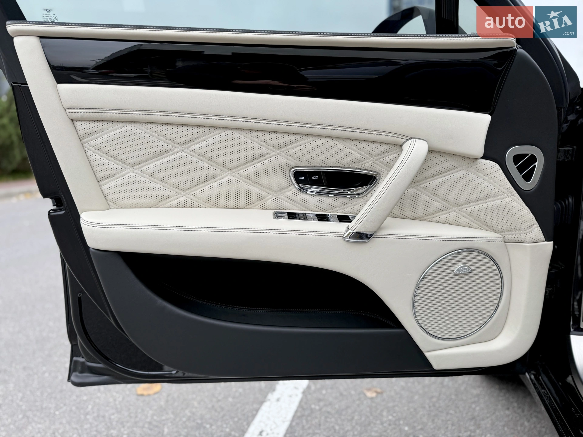 2013 Bentley Flying Spur - мініатюра 74