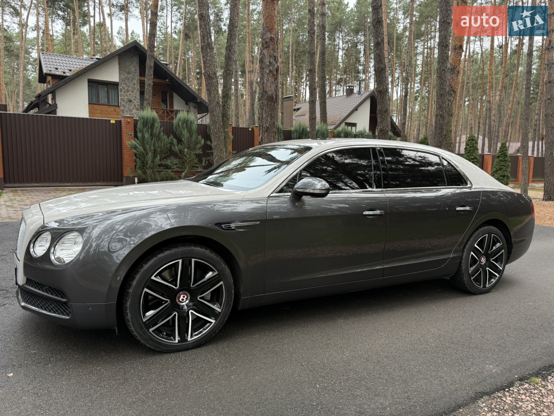 2018 Bentley Flying Spur - мініатюра 5