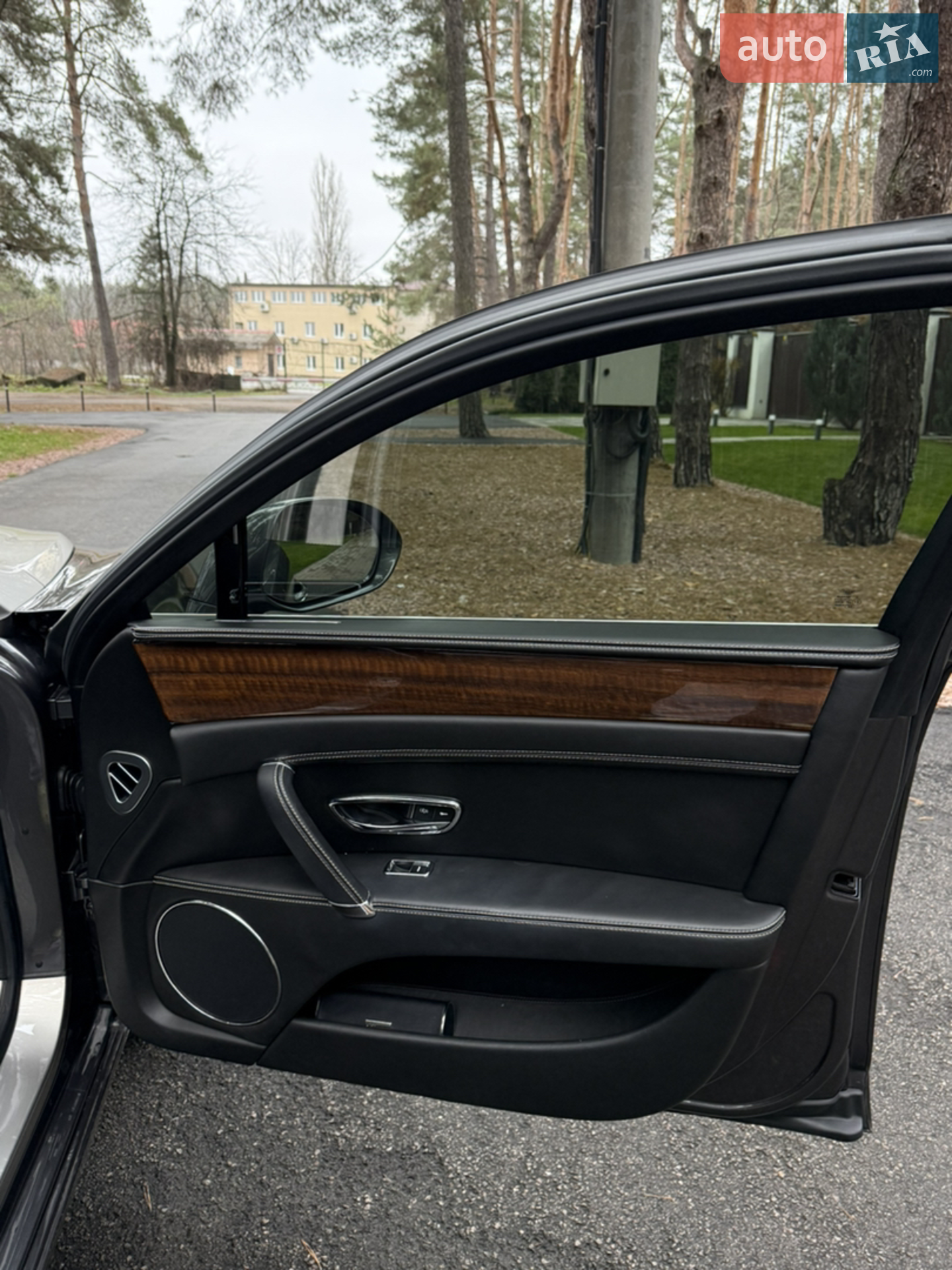 2018 Bentley Flying Spur - мініатюра 14
