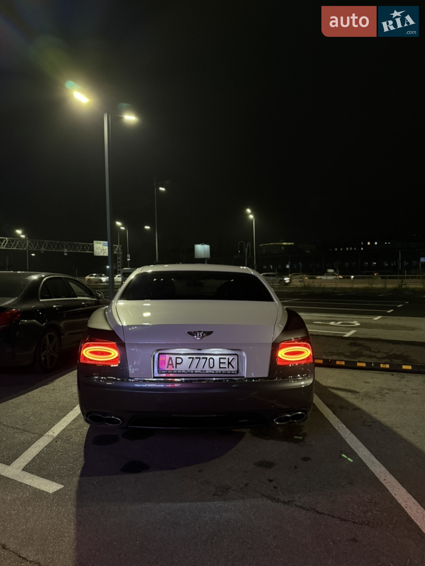2018 Bentley Flying Spur - мініатюра 24
