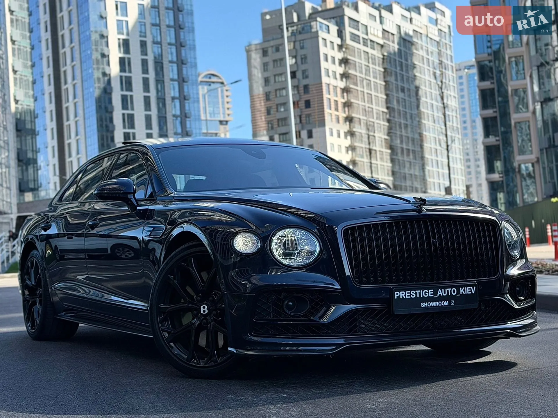 2022 Bentley Flying Spur - мініатюра 3