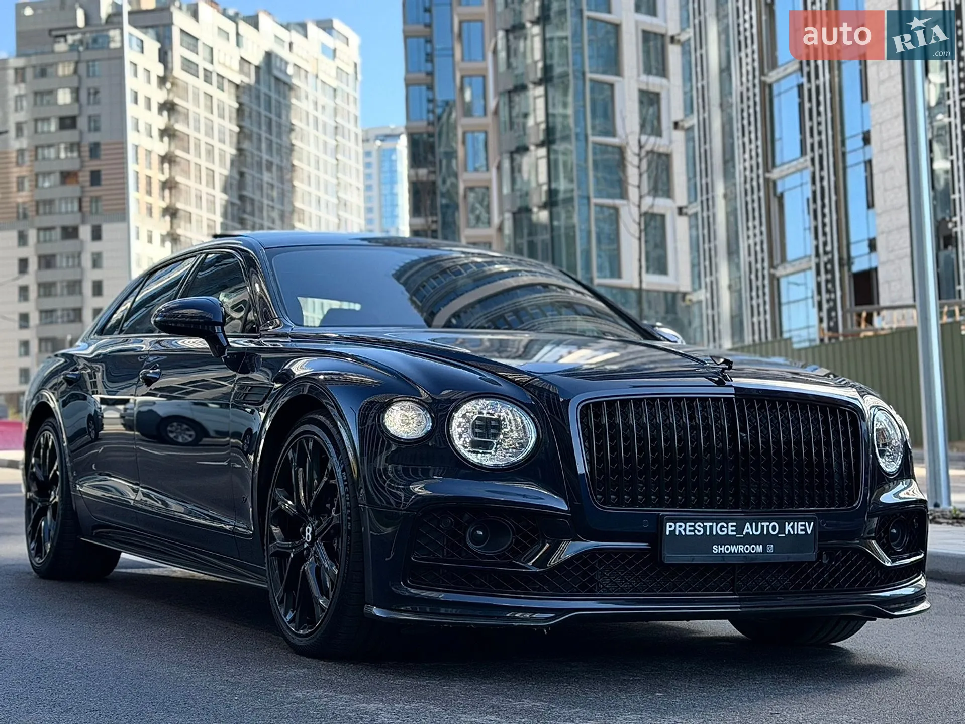 2022 Bentley Flying Spur - мініатюра 8