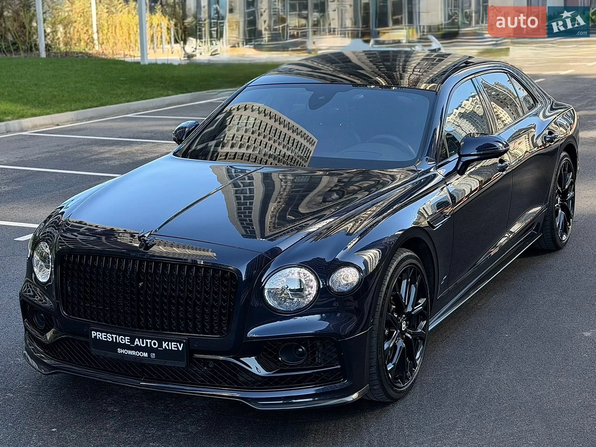 2022 Bentley Flying Spur - мініатюра 18