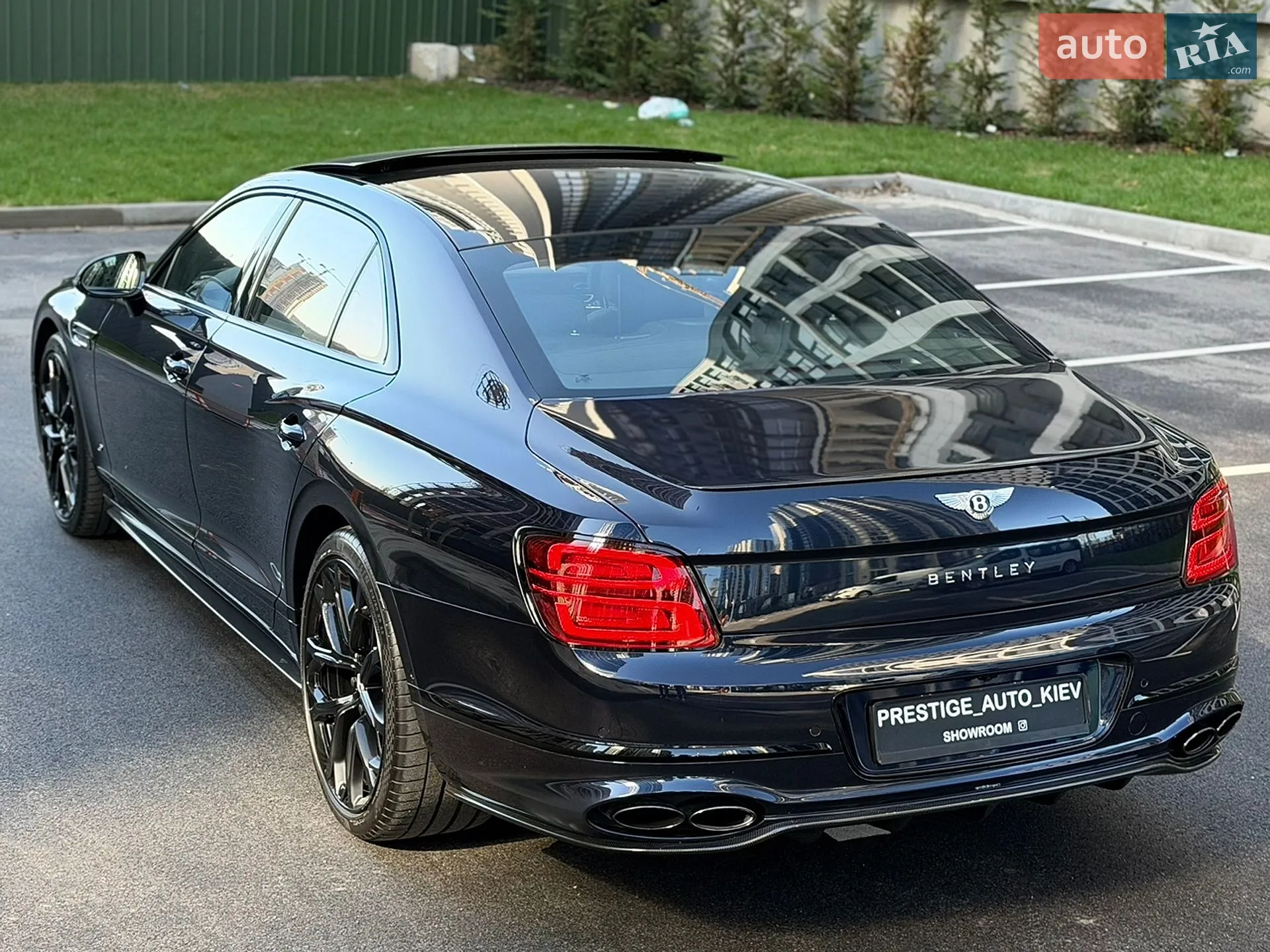 2022 Bentley Flying Spur - мініатюра 23