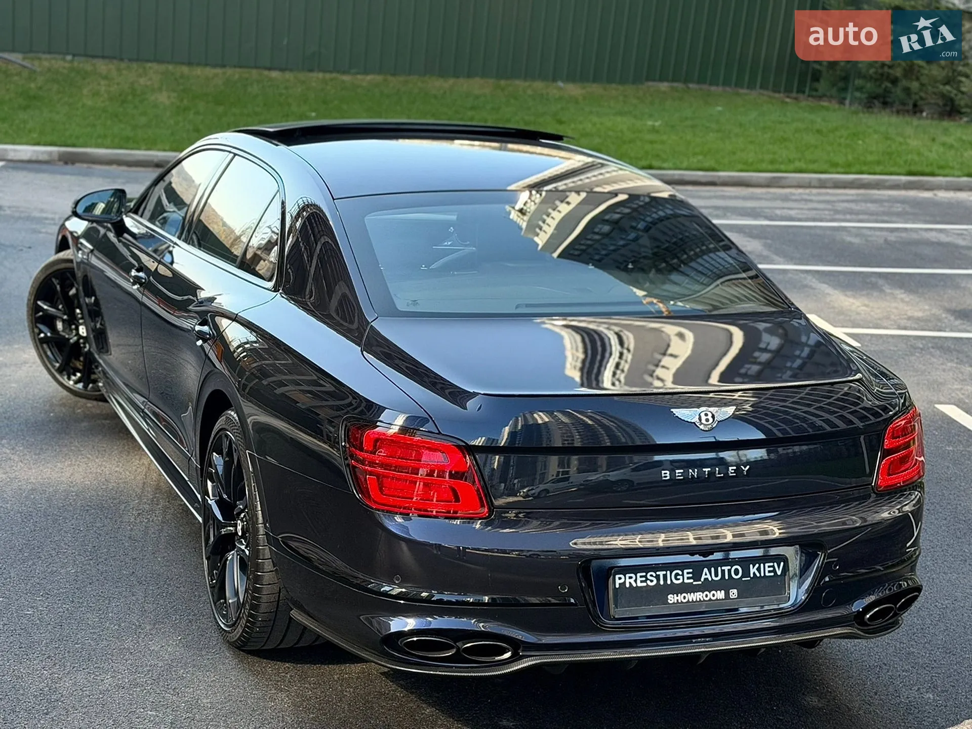 2022 Bentley Flying Spur - мініатюра 28