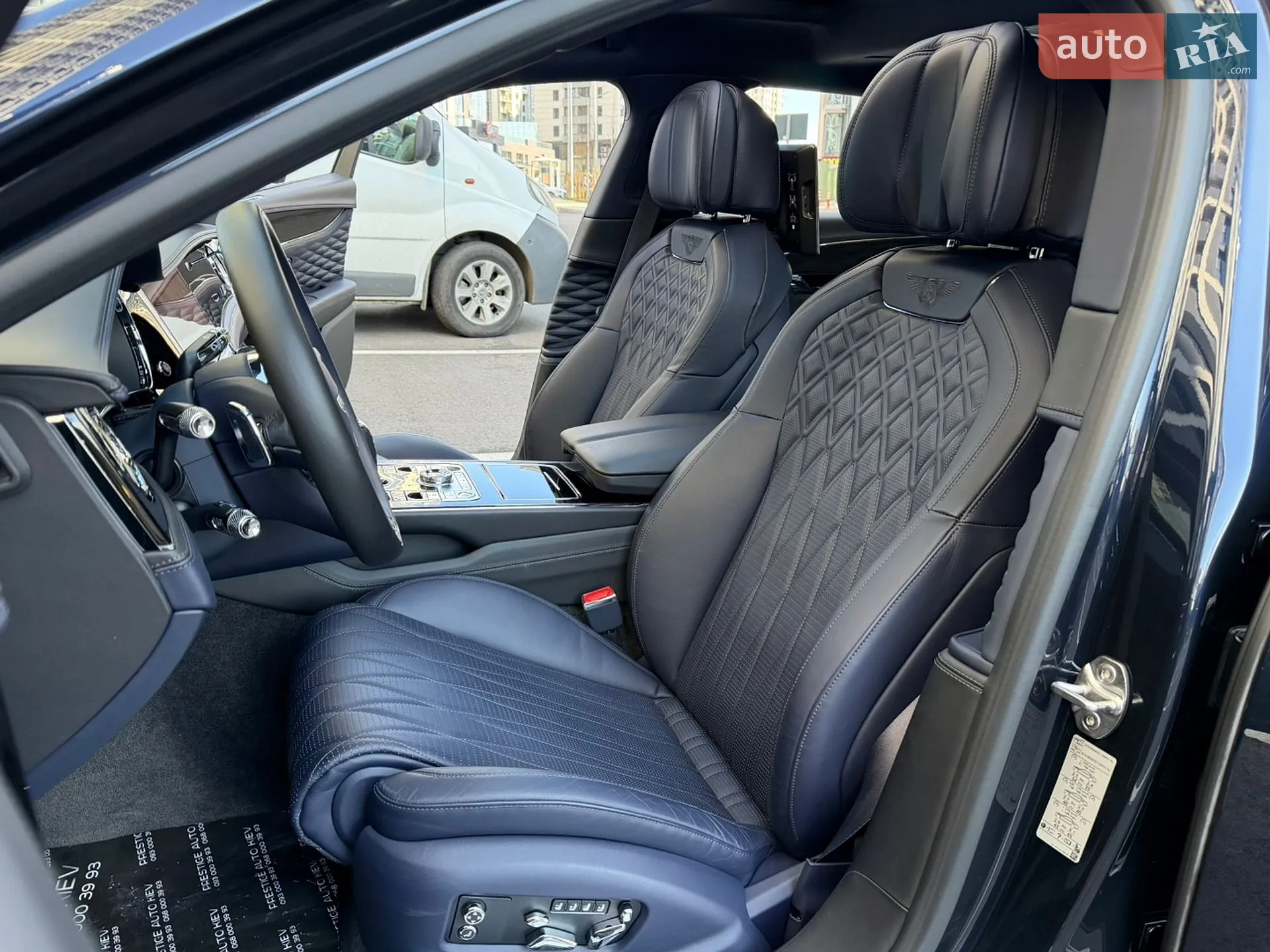 2022 Bentley Flying Spur - мініатюра 48