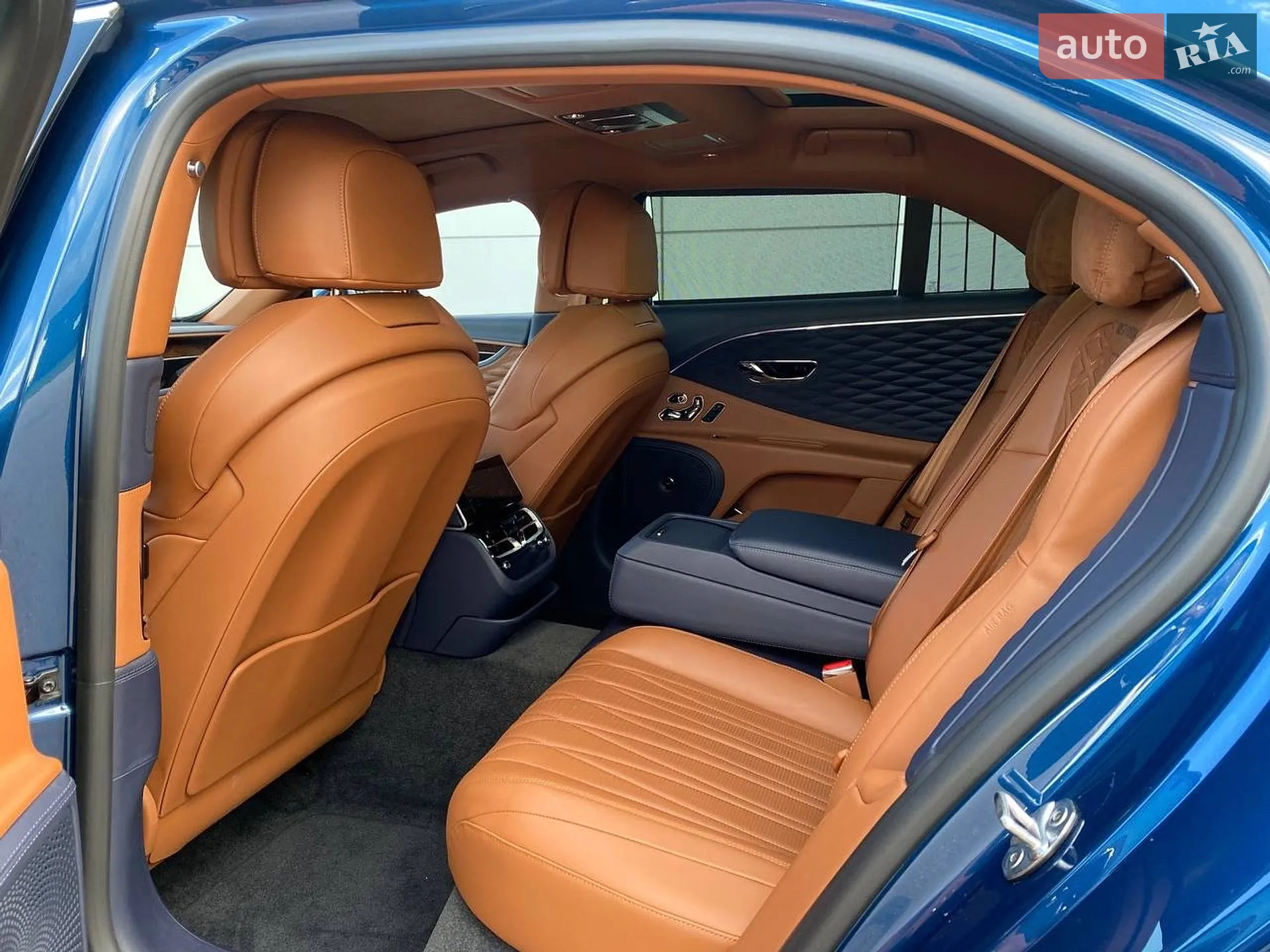 2020 Bentley Flying Spur - мініатюра 22