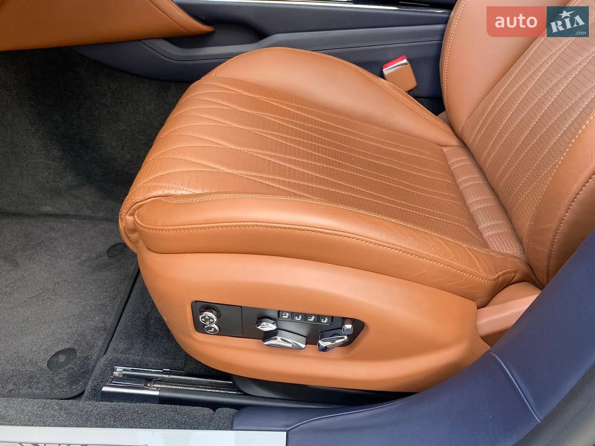 2020 Bentley Flying Spur - мініатюра 25