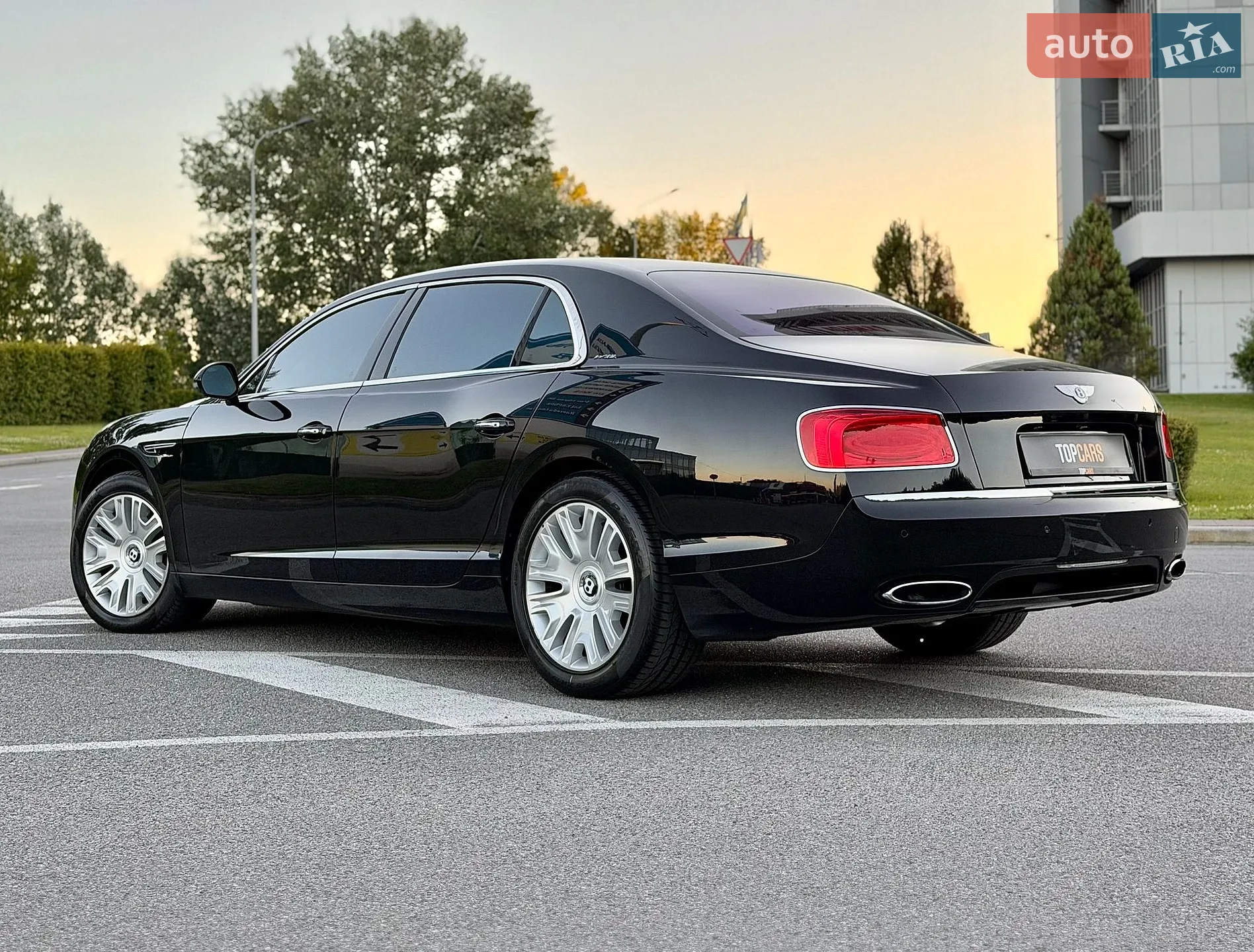2013 Bentley Flying Spur - мініатюра 10