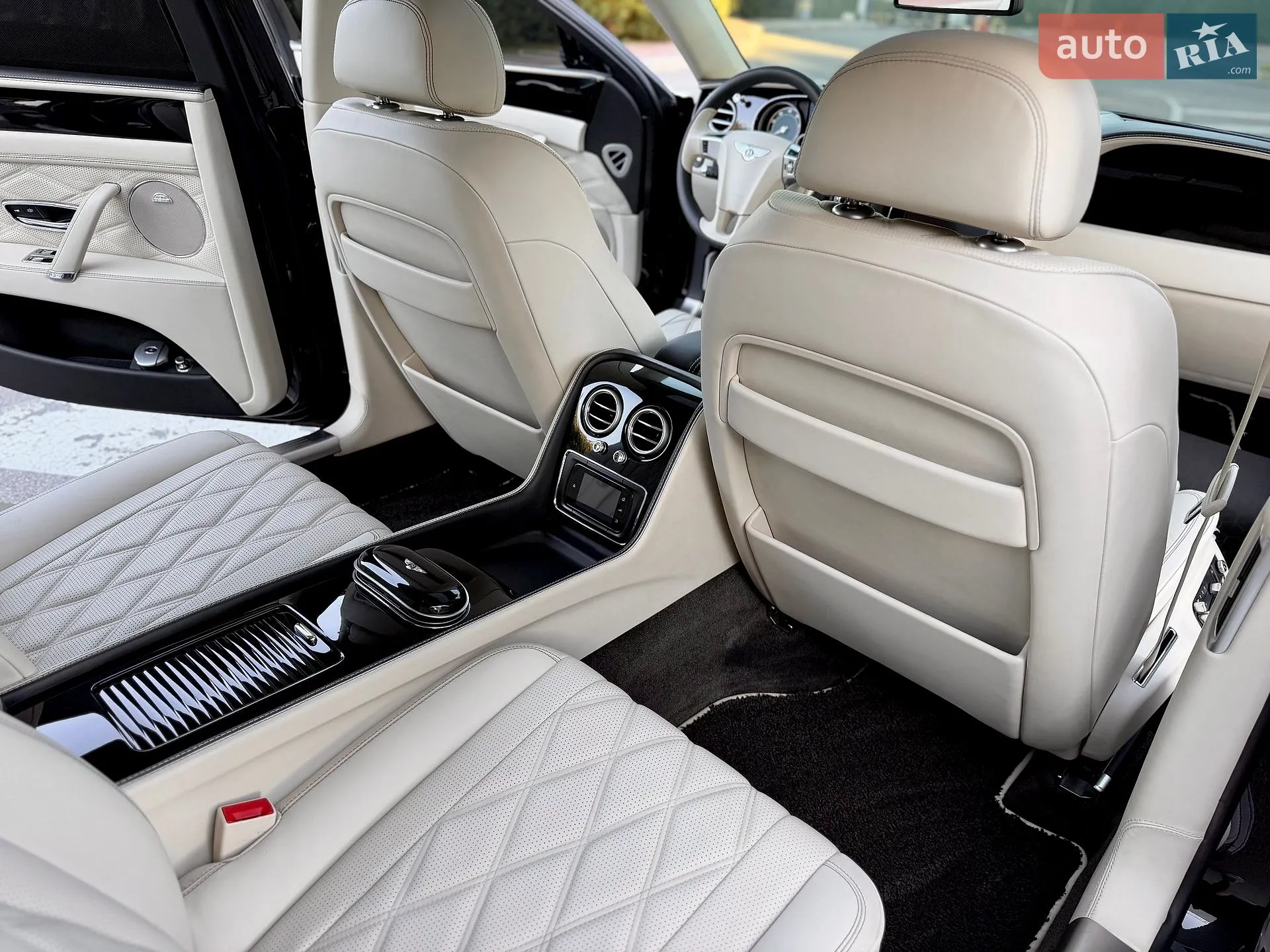 2013 Bentley Flying Spur - мініатюра 50