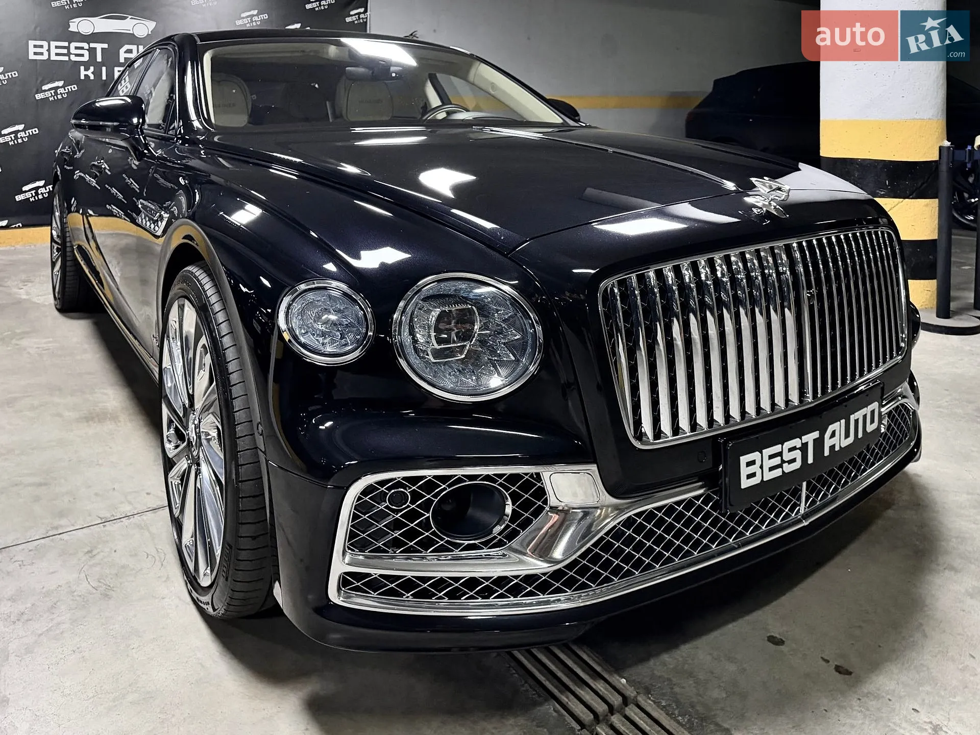2020 Bentley Flying Spur - мініатюра 5