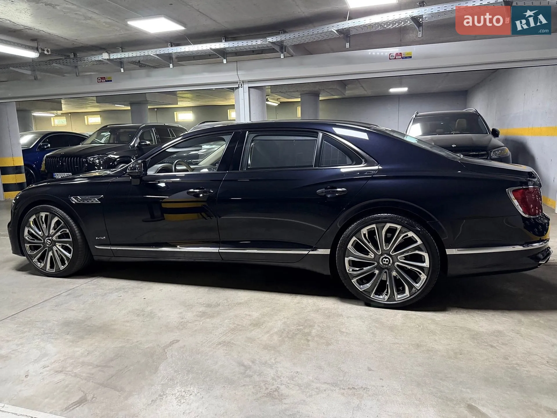 2020 Bentley Flying Spur - мініатюра 19