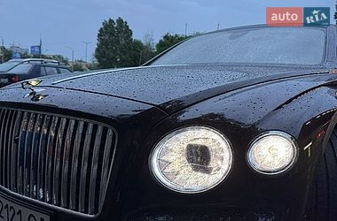 Седан Bentley Flying Spur 2021 в Запорожье