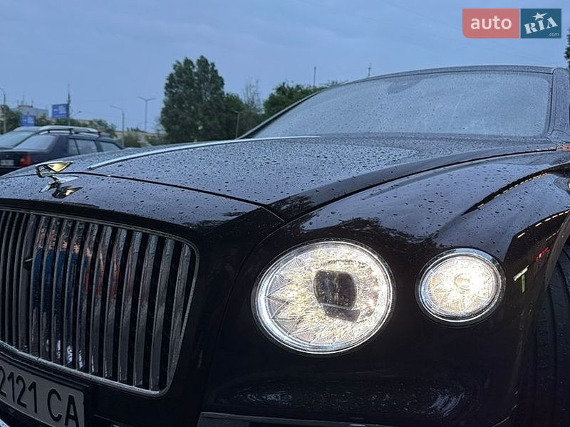 Седан Bentley Flying Spur 2021 в Запорожье