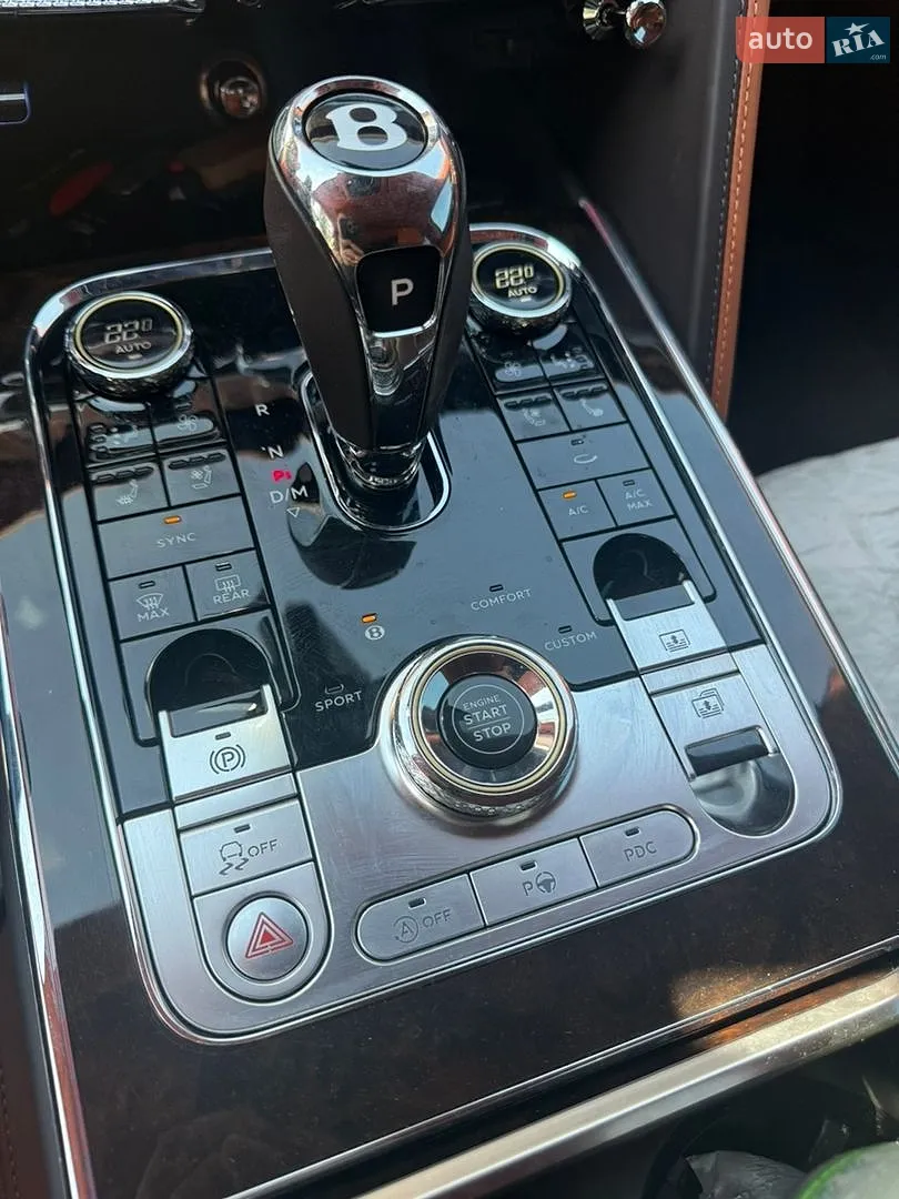 2021 Bentley Flying Spur - мініатюра 23