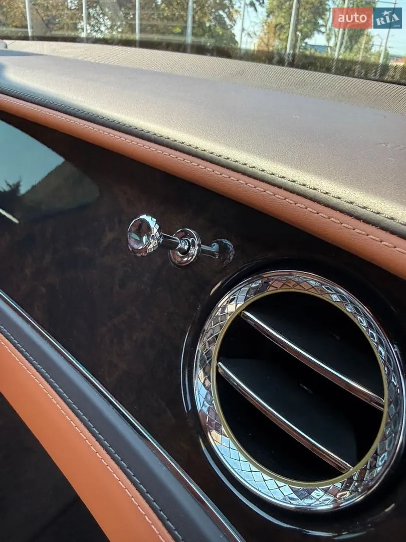 2021 Bentley Flying Spur - мініатюра 89