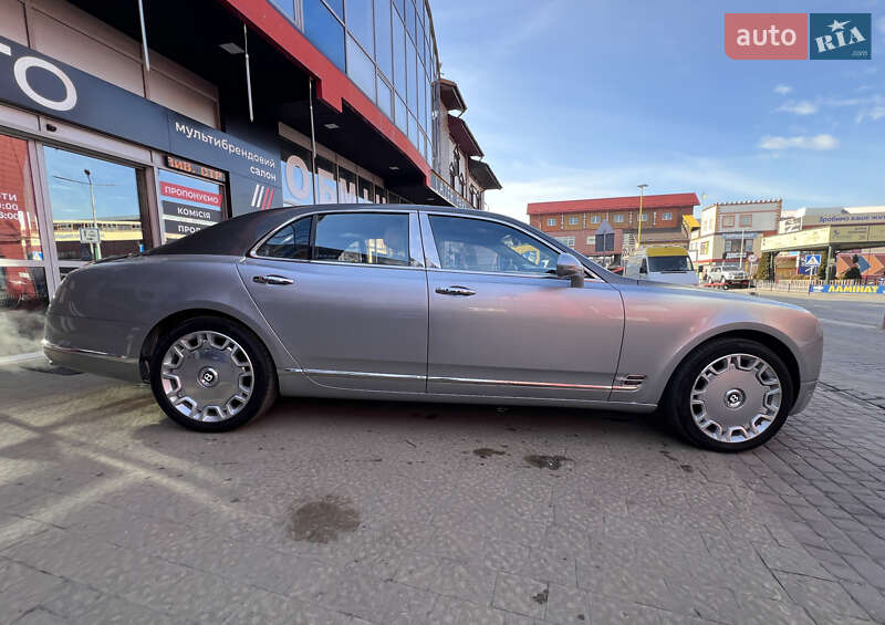 Седан Bentley Mulsanne 2010 в Львове