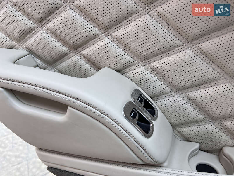 Седан Bentley Mulsanne 2010 в Львове