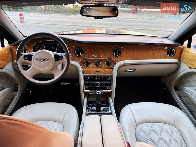 Седан Bentley Mulsanne 2010 в Львове