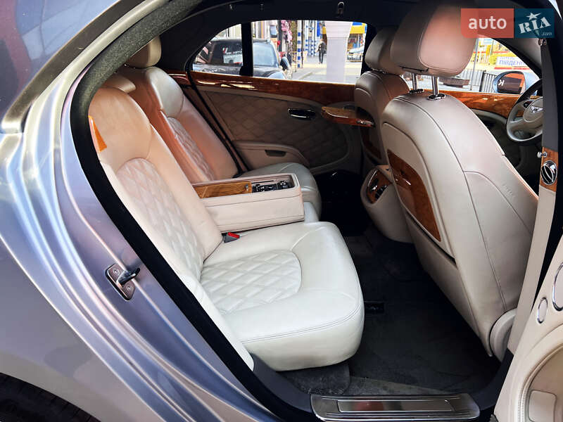 Седан Bentley Mulsanne 2010 в Львове