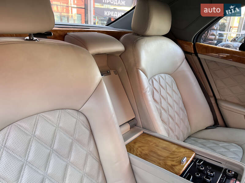 Седан Bentley Mulsanne 2010 в Львове