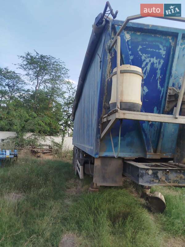 Самосвал полуприцеп Berger Standard 2004 в Тарутине