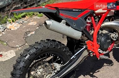 Мотоцикл Позашляховий (Enduro) Beta RR 2T 2025 в Києві фото 4 Мотоцикл Позашляховий (Enduro) Beta RR 2T 2025 в Києві