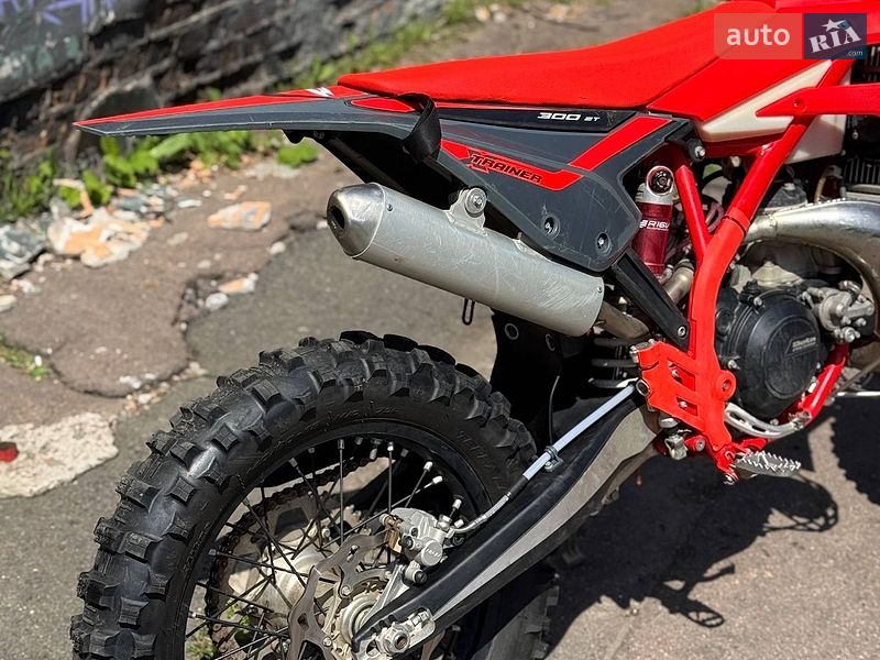 Мотоцикл Позашляховий (Enduro) Beta RR 2T 2025 в Києві фото 4 Мотоцикл Позашляховий (Enduro) Beta RR 2T 2025 в Києві