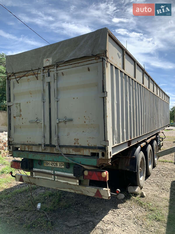 Зерновоз - полуприцеп Blumhardt BPV 1991 в Одессе