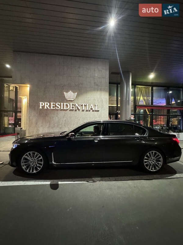Седан BMW-Alpina B7 2017 в Бориславі