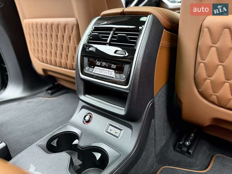 Внедорожник / Кроссовер BMW-Alpina XB7 2023 в Киеве фото 60 Внедорожник / Кроссовер BMW-Alpina XB7 2023 в Киеве