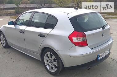 Хэтчбек BMW 1 Series 2006 в Нетешине