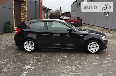 Хетчбек BMW 1 Series 2009 в 